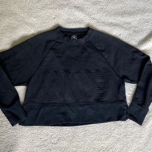 Cropped Nike crewneck